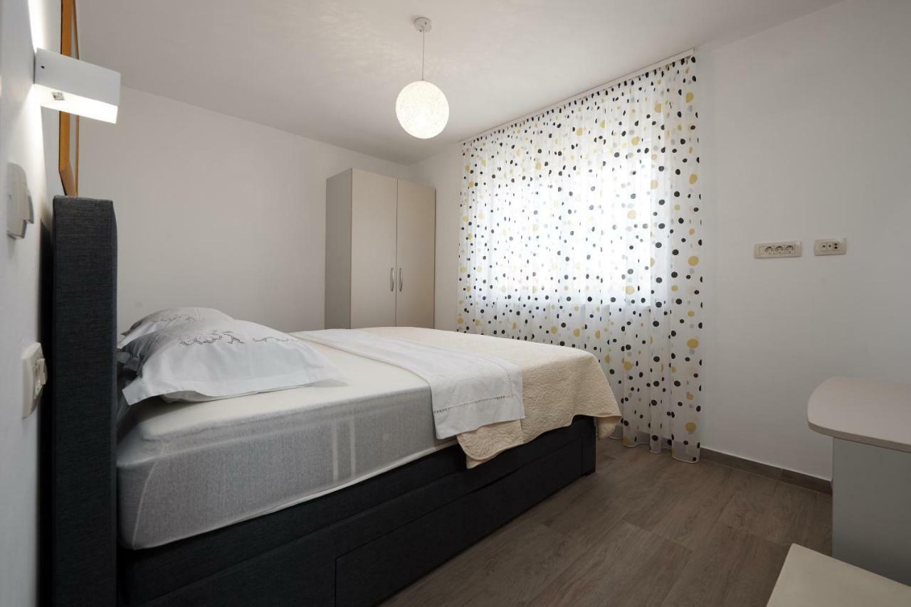 Sunny Side Apartman Trogir Kültér fotó
