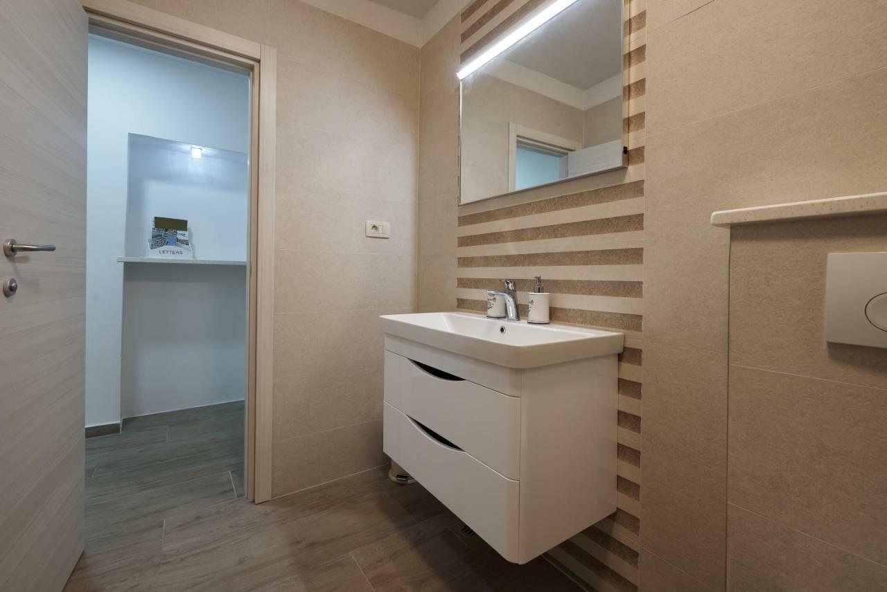Sunny Side Apartman Trogir Kültér fotó